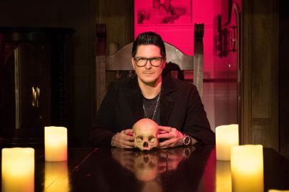 https://investigationdiscovery.sndimg.com/content/dam/images/investigationdiscovery/crimefeed/legacy/2018/10/Zak-Bagans-Travel-10242018.jpg.rend.hgtvcom.406.271.suffix/1540420633492.jpeg