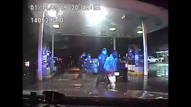 Body cam footage of carjacker arrest [Tulsa Police Department]