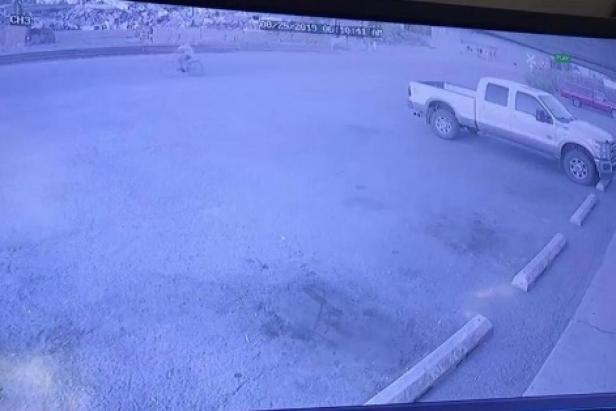 Surveillance video of alleged truck theft [Kennewick Police Department]