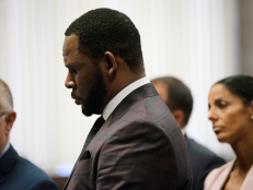 R&B singer R. Kelly appears at a hearing before Judge Lawrence Flood at Leighton Criminal Court Building June 26, 2019 in Chicago, Illinois. 